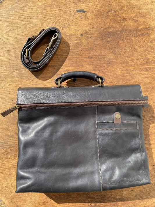 Genuine Leather Black Briefcase Chiarugi – With Long Handle | Lapino Dovanos