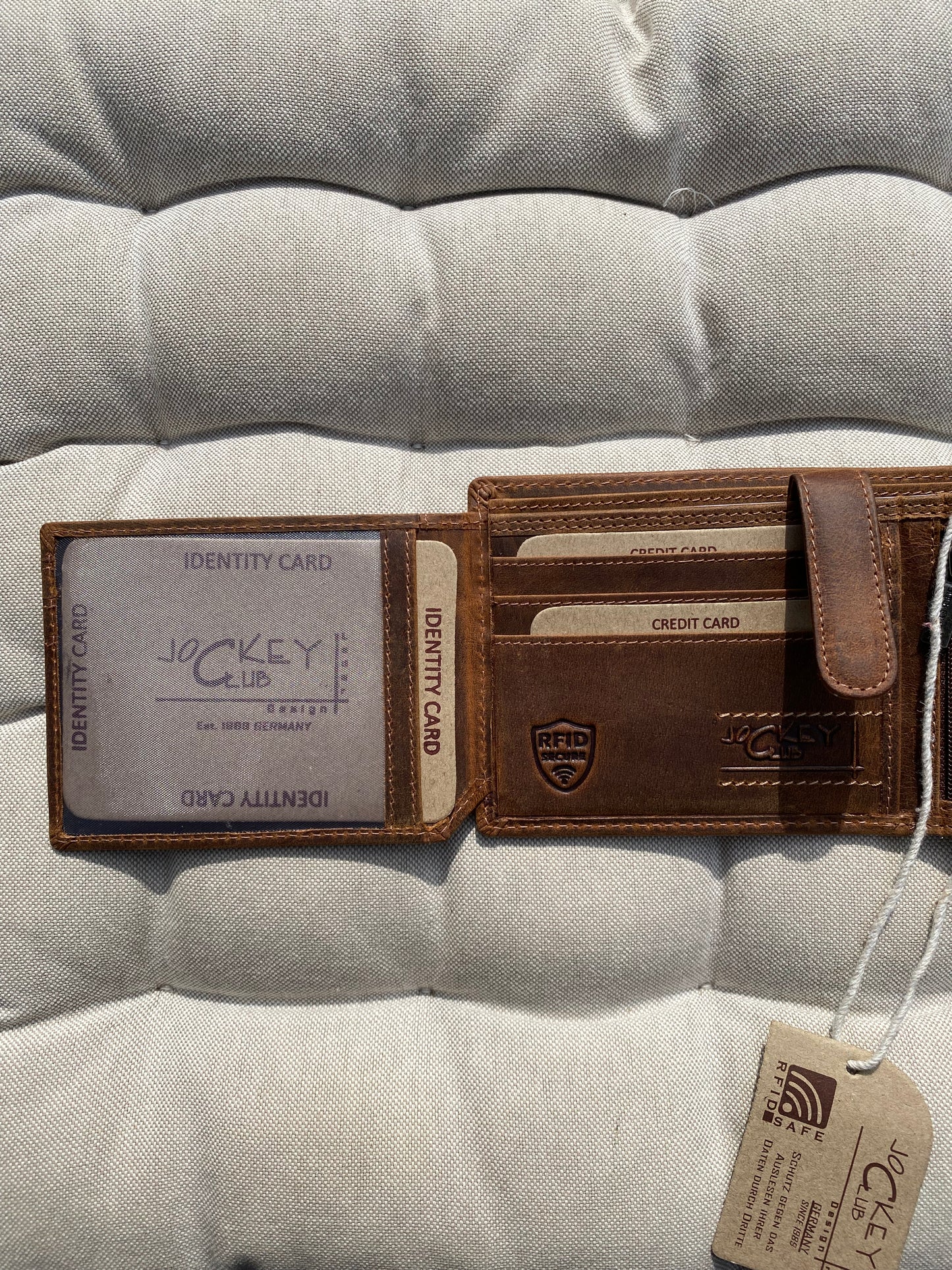 Men's RFID Bifold Wallet – Genuine Brown Leather with Fish Design