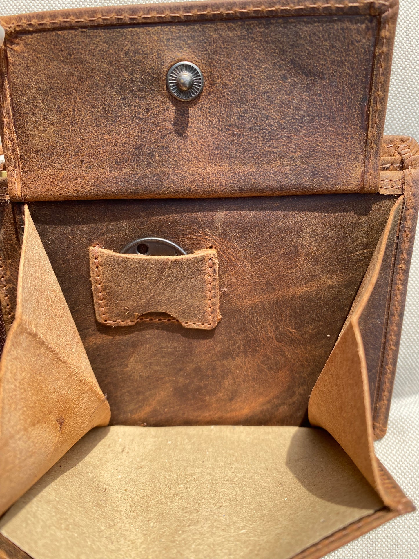 Men's RFID Bifold Wallet – Genuine Brown Leather with Fish Design