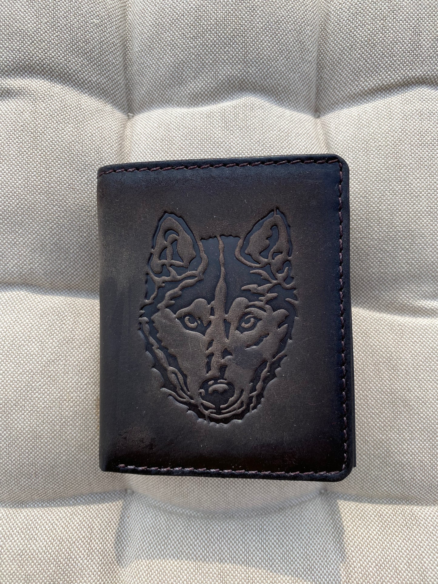 Men's genuine leather grey wallet with Wolf RFID