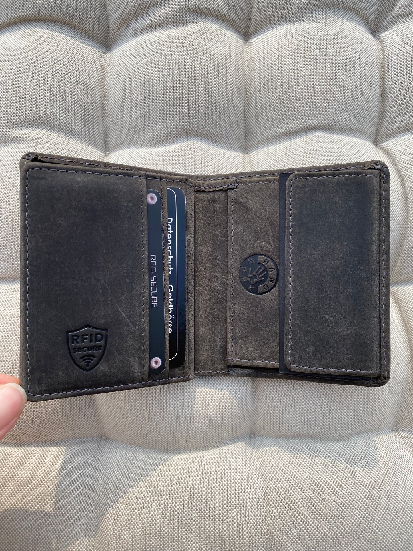 Men's genuine leather grey wallet with Wolf RFID