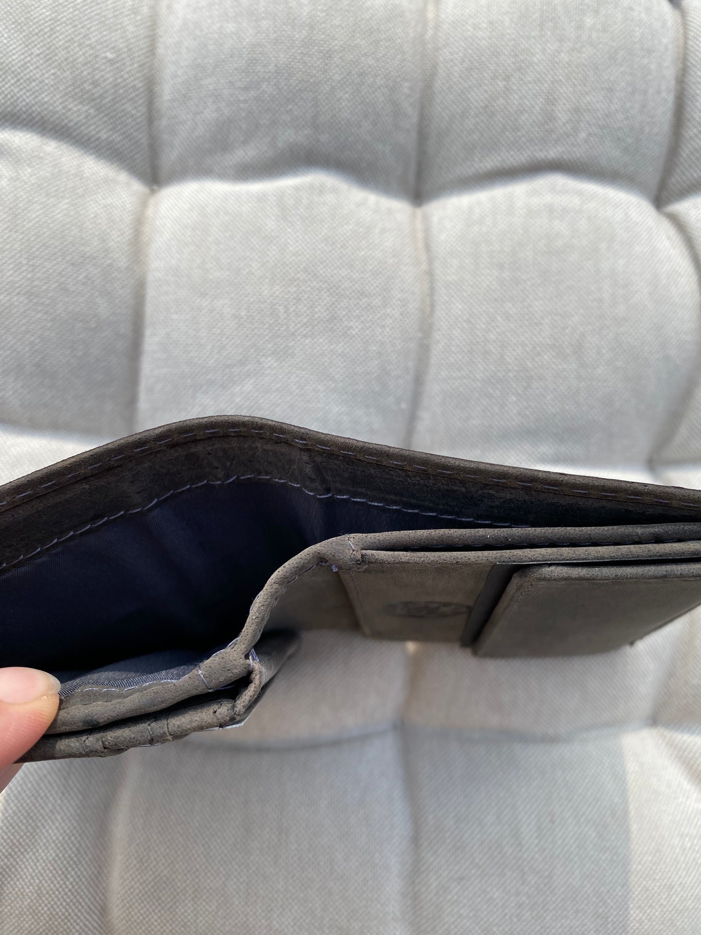 Men's genuine leather grey wallet with Wolf RFID