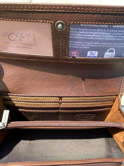 Moteriška Natūralios Odos Piniginė su RFID apsauga – Tamsiai Ruda | Jockey Club | Lapino Dovanos