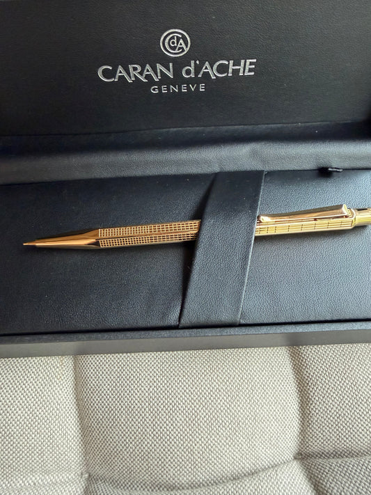 Caran d'Ache Ecridor Urban mechaninis pieštukas, auksinė spalva
