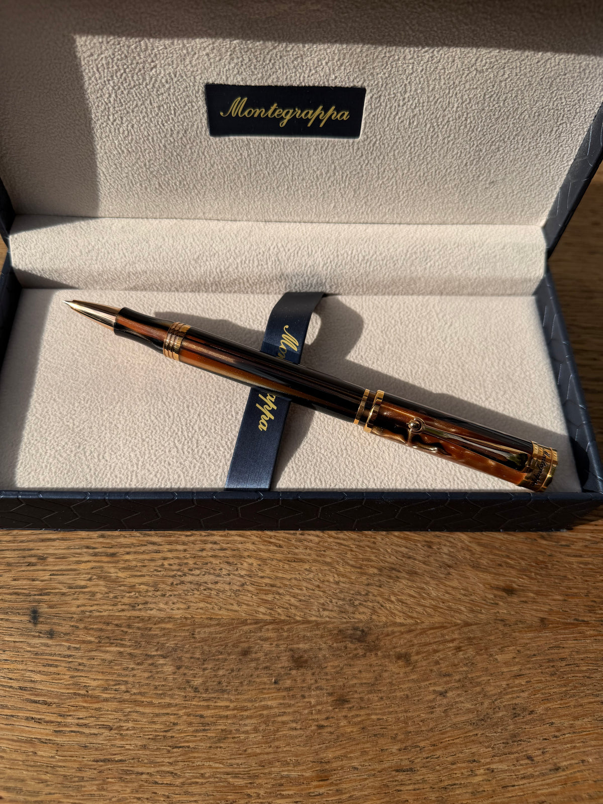 Montegrappa Venetia rašiklis (rollerball), gintaro spalva, aukso akcentai