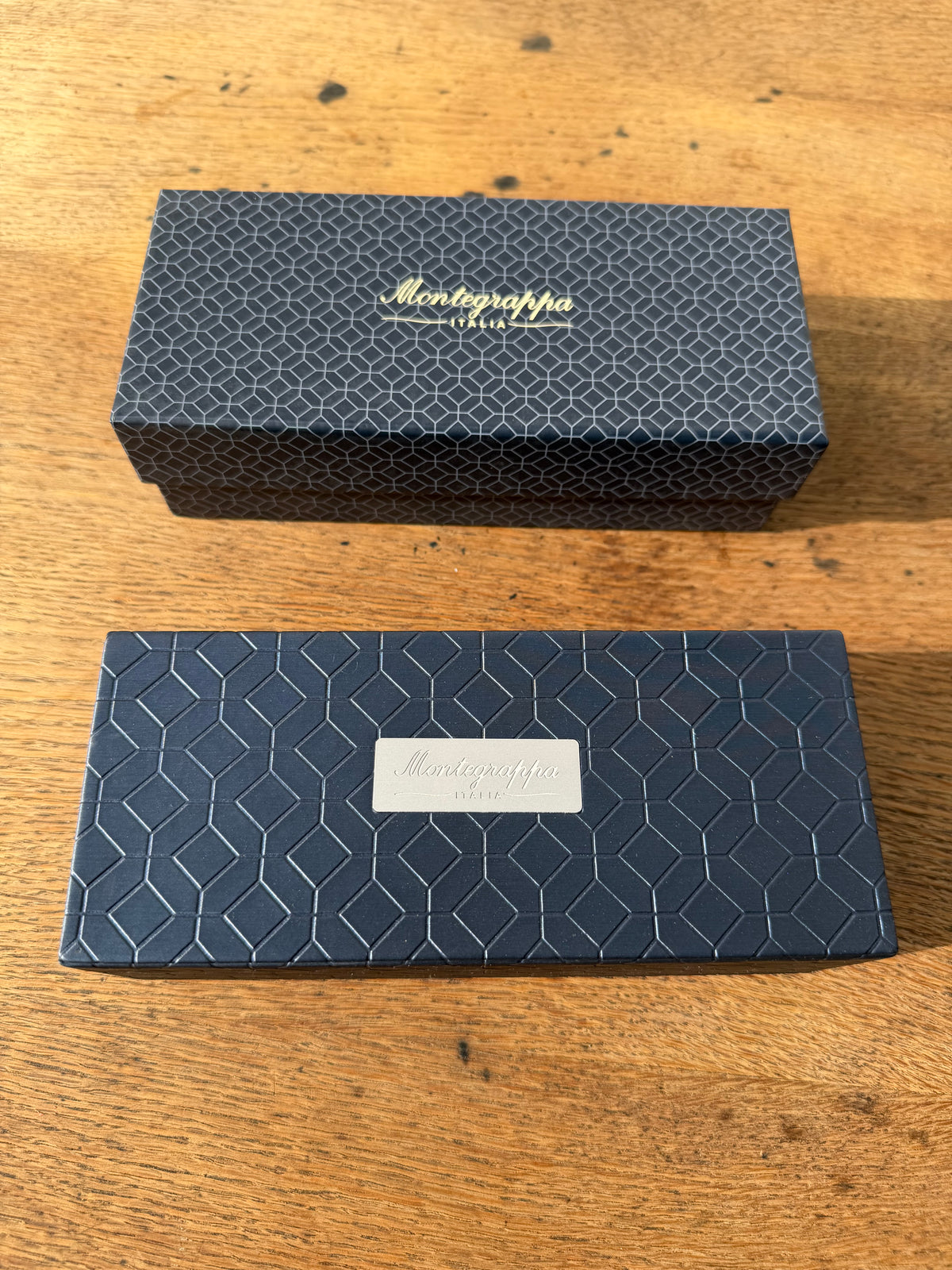 Montegrappa juodas plunksnakotis, patamsinto metalo (gunmetal) akcentai