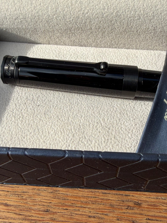 Montegrappa juodas plunksnakotis, patamsinto metalo (gunmetal) akcentai